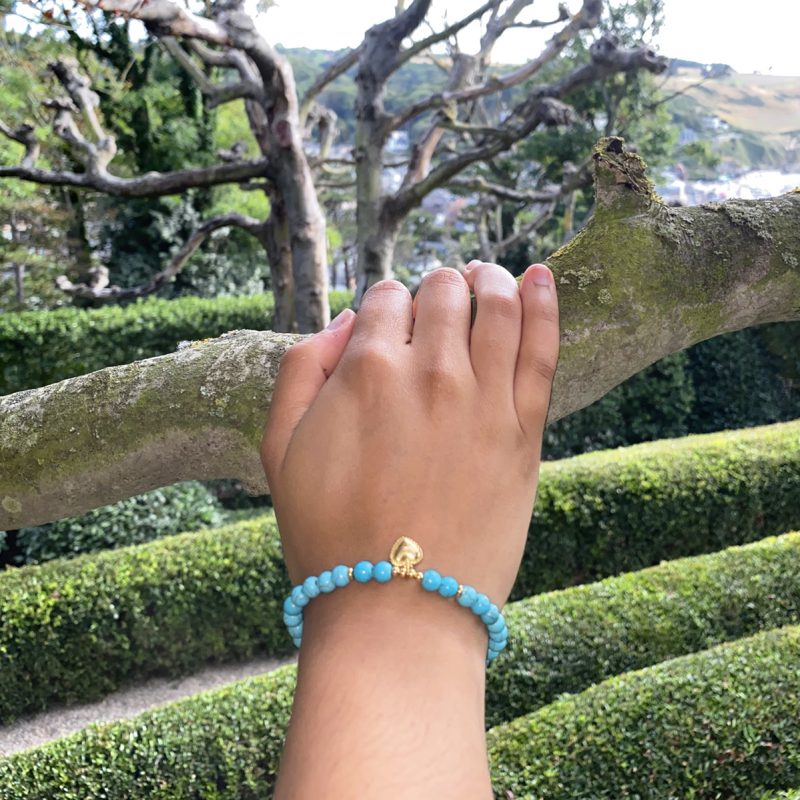 Bracelet féminin en Turquoise & médaillon en forme de cœur doré – Image 2